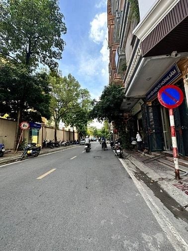 Bán nhà chính chủ mặt phố Hoàng Quốc Việt,Cầu Giấy,LÔ GÓC CỰC ĐẸP