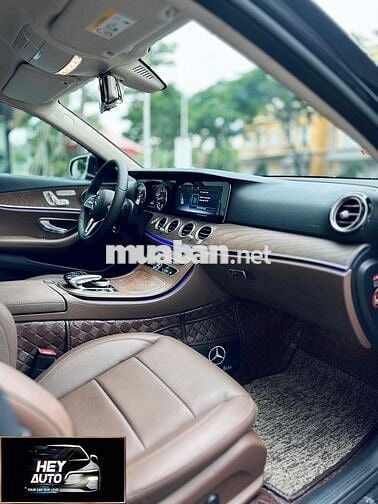 MERCEDES E200 MÀU XANH CAVANSITE NỘI THẤT NÂU ĐẸP