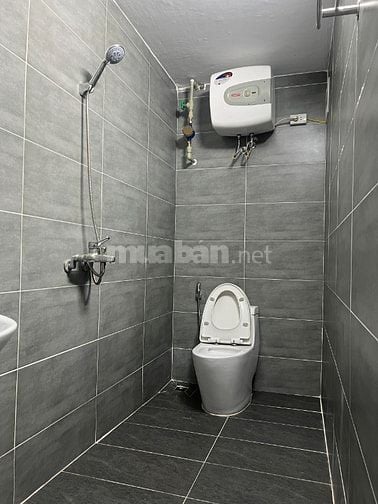 Chính chủ cần bán nhà tập thể diện tích sử dụng 100m2, gần hồ Kim Đồng