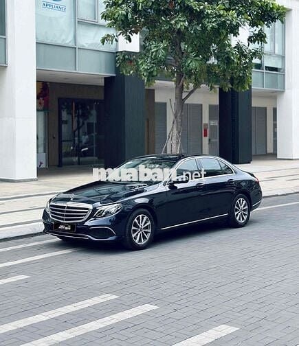 MERCEDES E200 MÀU XANH CAVANSITE NỘI THẤT NÂU ĐẸP
