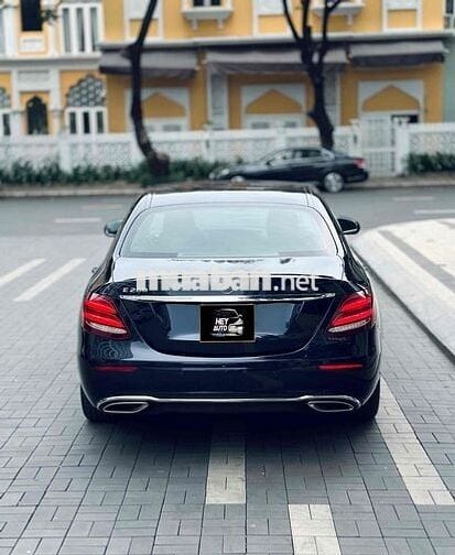 MERCEDES E200 MÀU XANH CAVANSITE NỘI THẤT NÂU ĐẸP