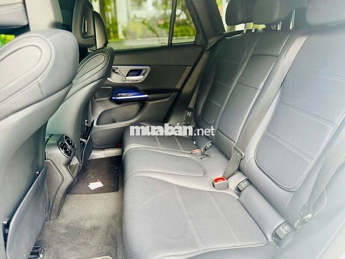 Mercedes GLC200 4Matic sx 2023 odo 12,800 Km chuẩn