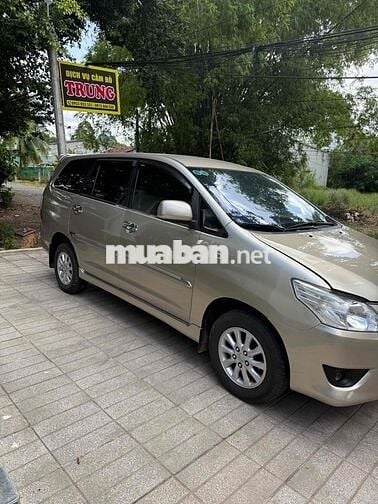 Toyota Innova 2013 2.0G - 190000 km