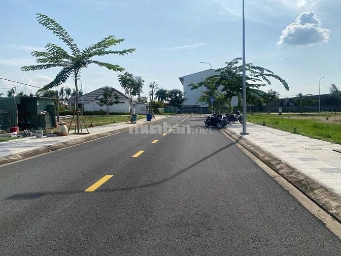 Đất mặt tiền đường nội bộ đầy đủ hạ tầng ở Bến Lức