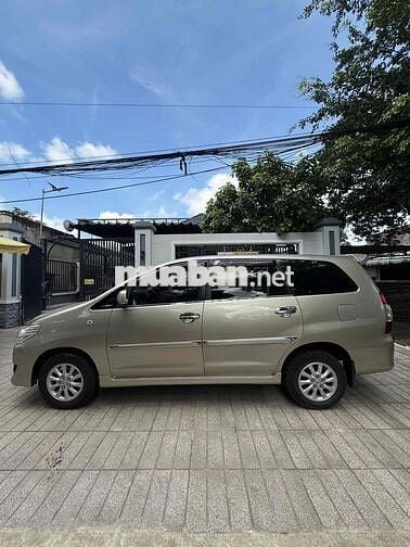 Toyota Innova 2013 2.0G - 190000 km