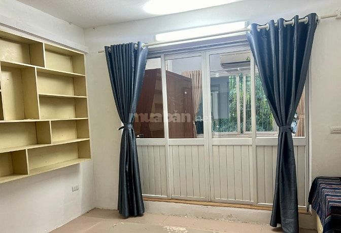 Chính chủ cần bán nhà tập thể diện tích sử dụng 100m2, gần hồ Kim Đồng