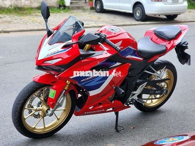 TP HCM CBR150 ABS 09/2023 HRC mâm vàng đúng date