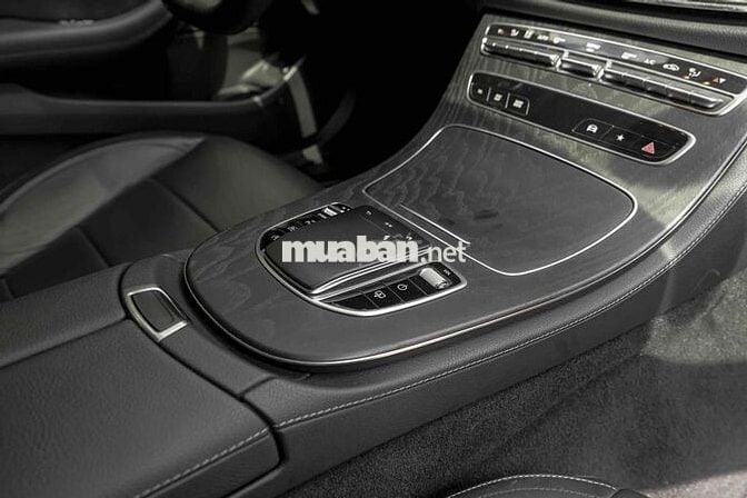 E300_AMG_2022 màu đen nt đen siêu lướt giá tốt