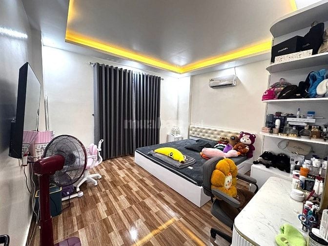Giảm giá cực sâu nhà đường Bùi Thị Xuân,Q1, giá 2tỷ990
