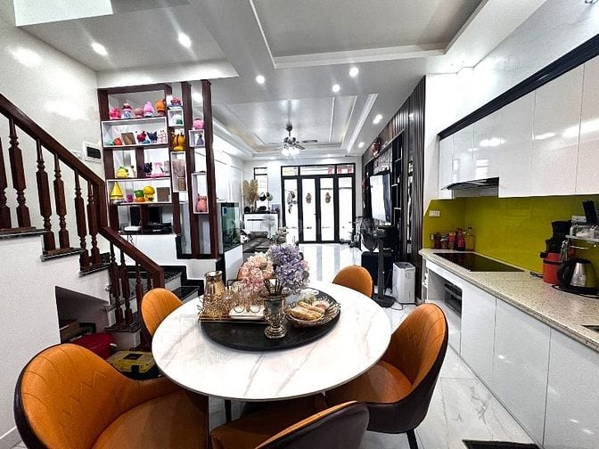 Giảm giá cực sâu nhà đường Bùi Thị Xuân,Q1, giá 2tỷ990