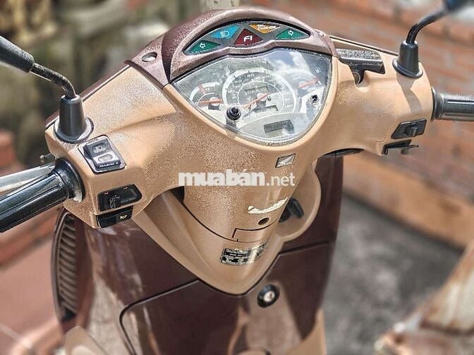 Em muốn bán chiếc Sh 150i 2008 Fi màu Ca Cao