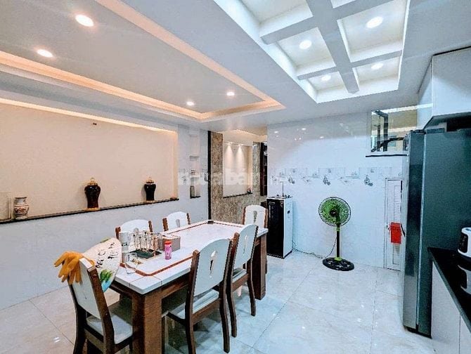 Gần chợ Phước Long, Q.7, DT 5x16m
