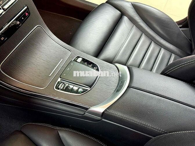 Mercedes Benz GLC 2021 300 4MATIC - 62000 km