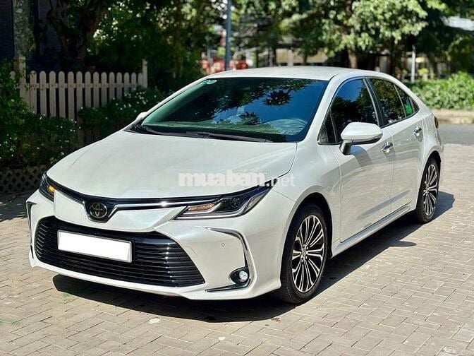 TOYORA ALTIS 2022 1.8 V - 68000 km