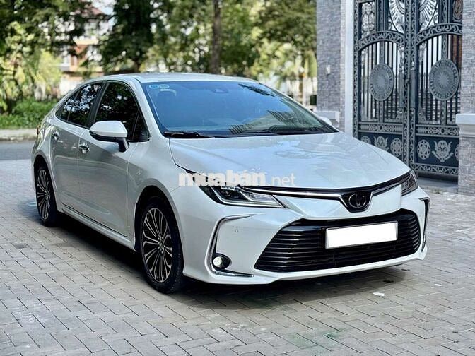 TOYORA ALTIS 2022 1.8 V - 68000 km