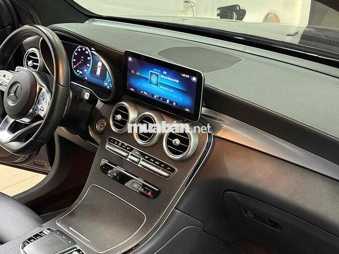 Mercedes Benz GLC 2021 300 4MATIC - 62000 km