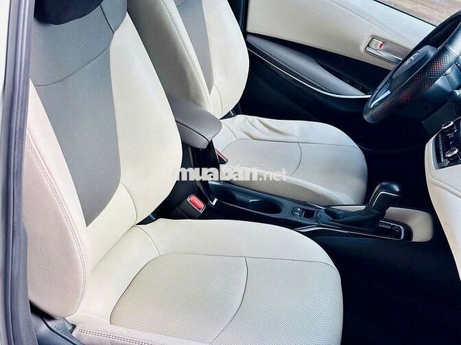 TOYORA ALTIS 2022 1.8 V - 68000 km