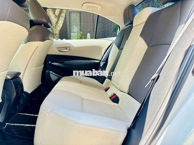 TOYORA ALTIS 2022 1.8 V - 68000 km