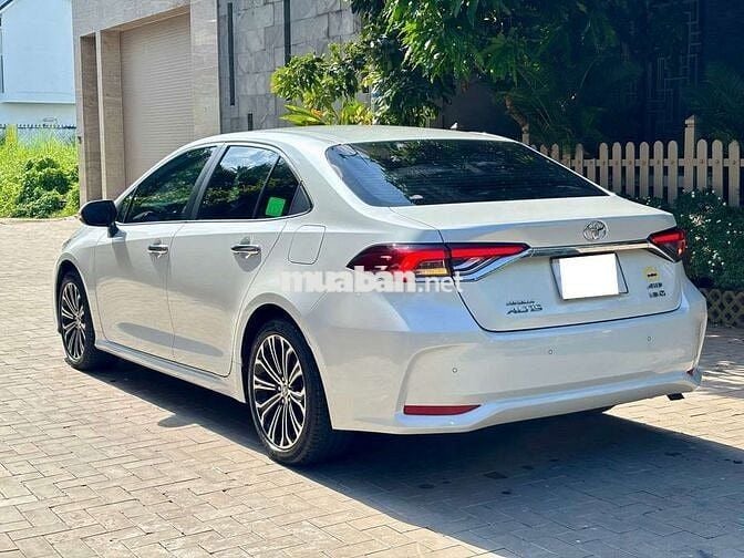 TOYORA ALTIS 2022 1.8 V - 68000 km