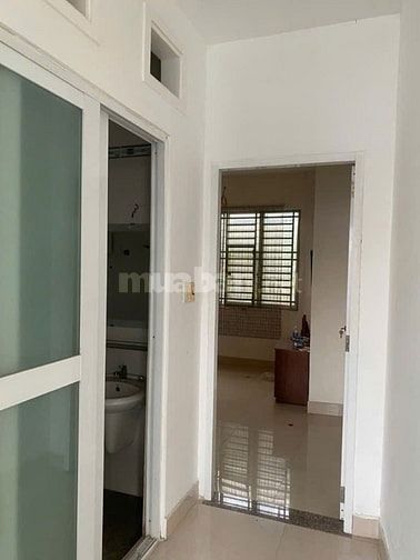 Nhà nở Hậu lớn gần KDC HimLam, DT ~90 m2