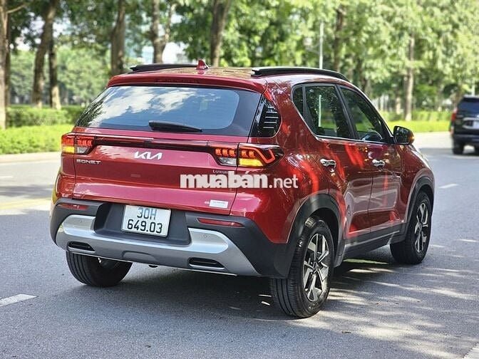 Kia Sonet 2021 Luxury AT - 17000 km