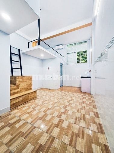 Duplex tầng TRỆT, Cửa Sổ To Bự, Máy lạnh inverter (Cách iUH 1km) - New