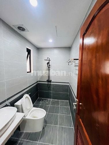 💎 SIÊU PHẨM LÔ GÓC – 7 TẦNG THANG MÁY – VỈA HÈ – Ô TÔ TRÁNH – KINH DO