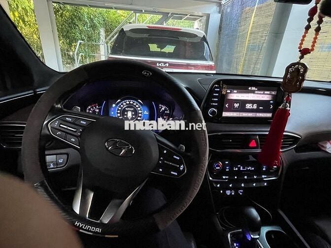 Hyundai Santa Fe 2019 2.2D Premium - 114997 km