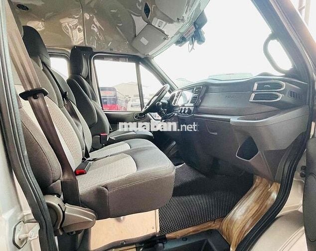 Ford Transit 2023 - 58000 km- 1 chủ từ đầu