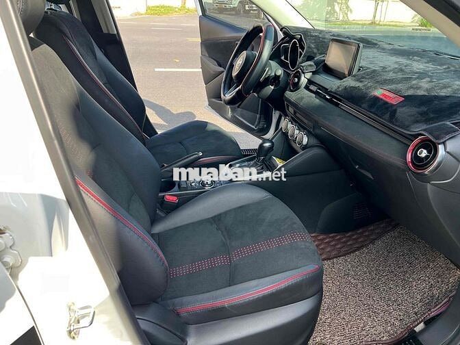Mazda 2 2024 Luxury - 10000 km