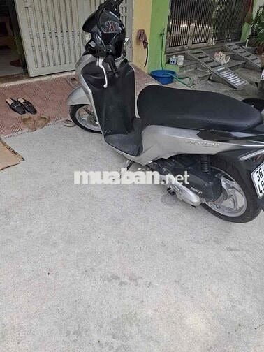 cần bán xe Vision màu bạc