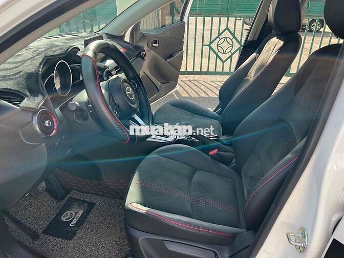 Mazda 2 2024 Luxury - 10000 km