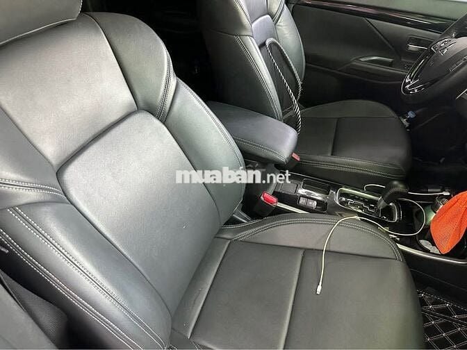 Mitsubishi Outlander 2.0 CVT 6v km đăng kí 2021