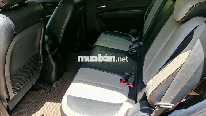 Kia Carens 2014 S 2.0 AT - 130000 km