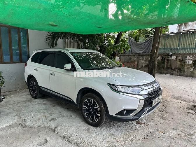 Mitsubishi Outlander 2.0 CVT 6v km đăng kí 2021