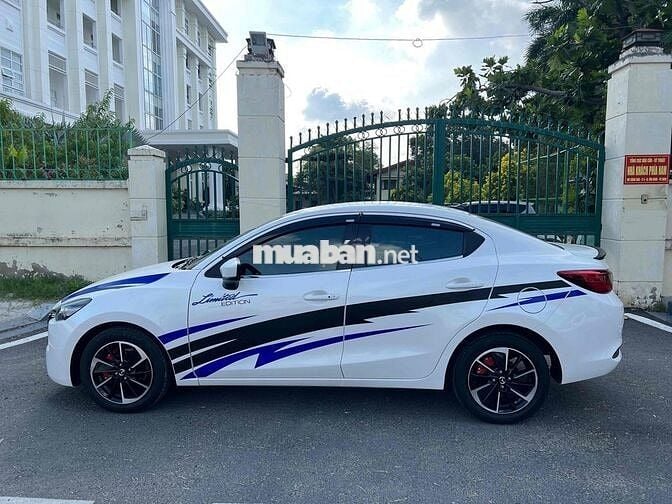 Mazda 2 2024 Luxury - 10000 km