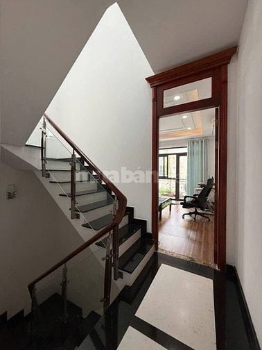 Nhà 3,7 x 14,5 đúc 1 trệt 2 lầu sân thượng quang trung p10 gò vấp 