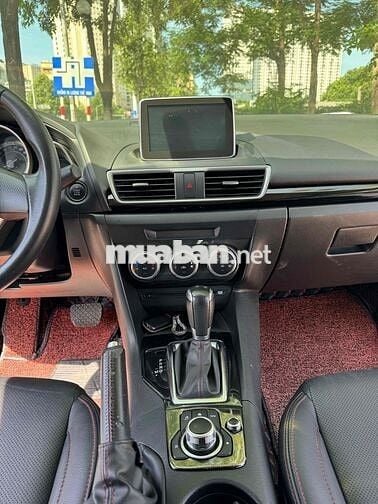 Mazda 3 2016 1.5 AT Sedan - 80000 km