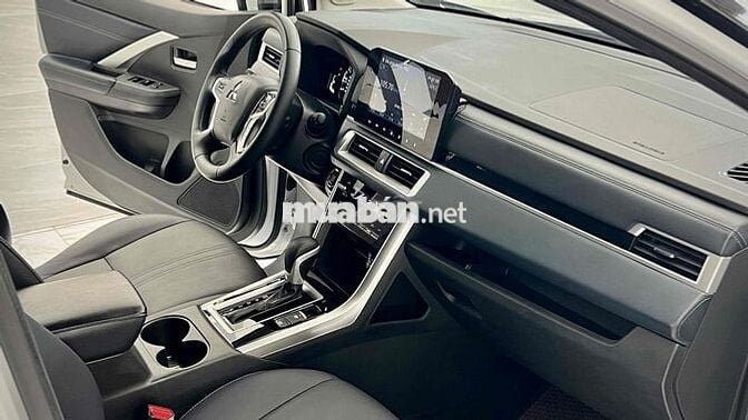 MITSUBISHI XPANDER CROSS 2024 RẤT MỚI.