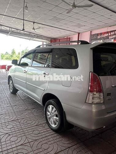 Toyota Innova 2009 G - 123 km
