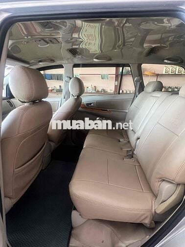 Toyota Innova 2009 G - 123 km