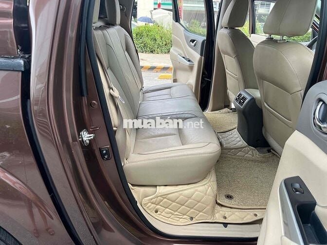 Nissan Navara 2017 NP300 VL 4x4 AT - 120000 km