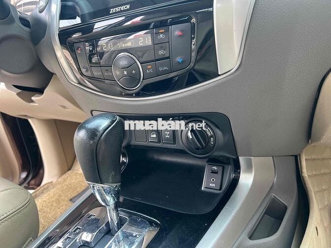 Nissan Navara 2017 NP300 VL 4x4 AT - 120000 km