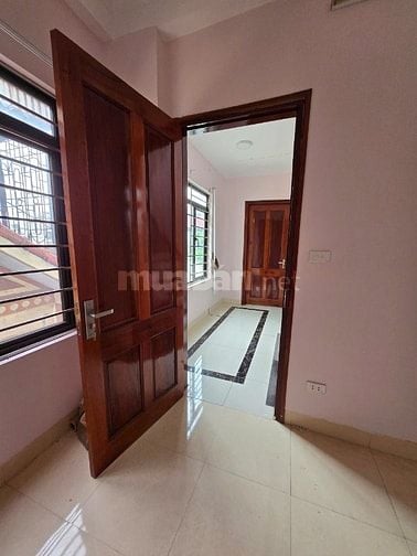 Cho thuê nhà nguyên tầng – khu Giáp Bát (ngõ 221 Giáp Bát)