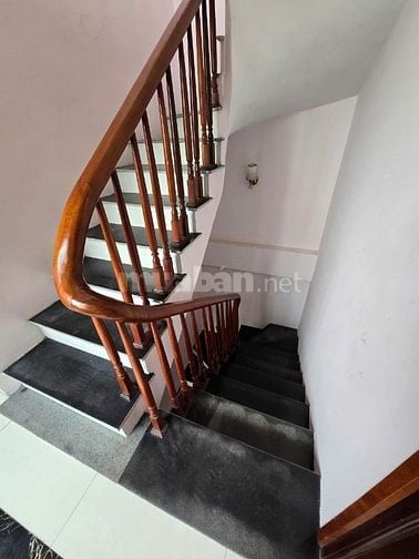 Cho thuê nhà nguyên tầng – khu Giáp Bát (ngõ 221 Giáp Bát)
