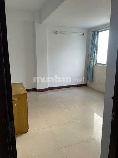 CC Nguyễn Thị Tần P2Q8  62m 2PN 2 ban công có sẵn Nt cạnh chợ Rạch Ông
