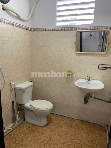 CC Nguyễn Thị Tần P2Q8  62m 2PN 2 ban công có sẵn Nt cạnh chợ Rạch Ông