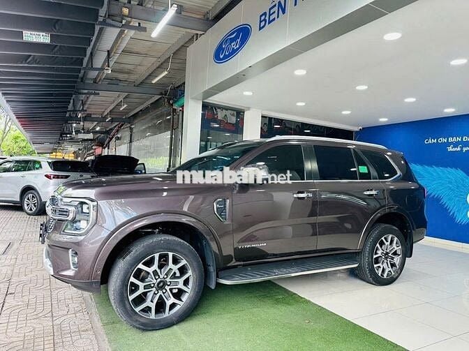 Ford Everest Titanium 2 Cầu 2023 - Chính Hãng