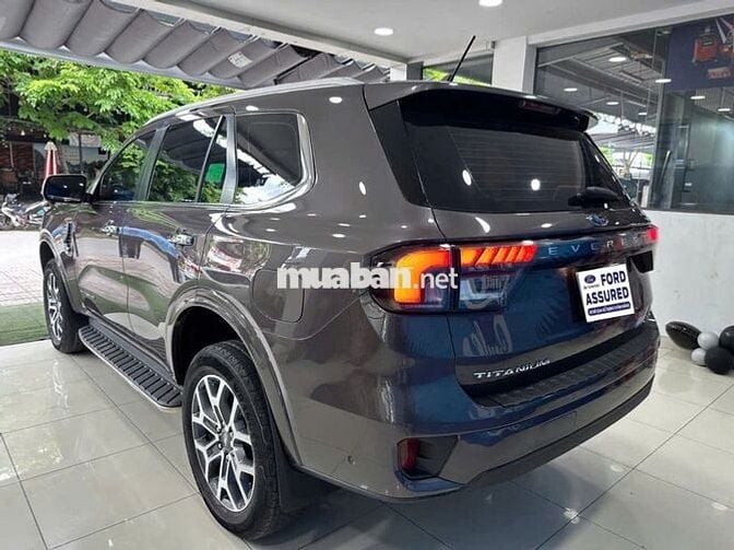 Ford Everest Titanium 2 Cầu 2023 - Chính Hãng