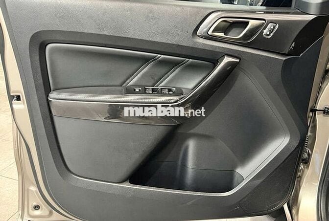 Ford Everest 2018 1 cầu - Chính Hãng - Vay 70%